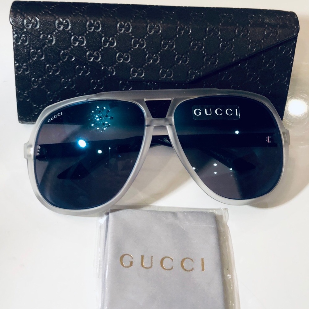 Authentic Gucci sunglasses 🕶